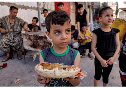 "اليونيسف": 80% من أطفال قطاع غزة يعانون من فقر غذائي حاد والهزال الشديد يهدد 10 آلاف آخرين