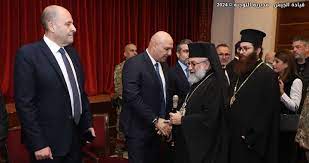 قائد الجيش واصل تقبل التعازي بوفاة والدته ومن أبرز المعزين الرئيسان الجميل وعون والرئيس ميقاتي
