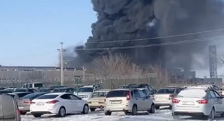 حريق في مصنع لإنتاج البوليستر في روستوف الروسية