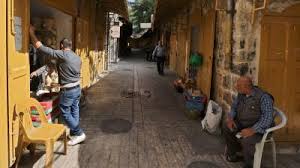 بالفيديو: تنظيف حارة جابر المغلقة في البلدة القديمة للخليل