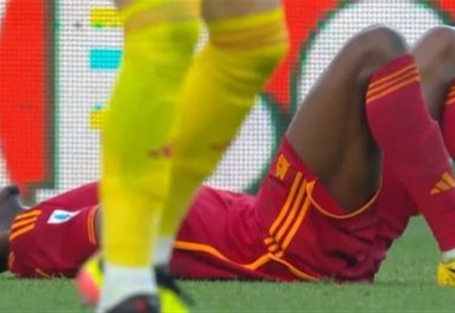 بالفيديو - لاعبٌ يتعرّض لذبحة صدرية خلال مباراة كرة قدم!