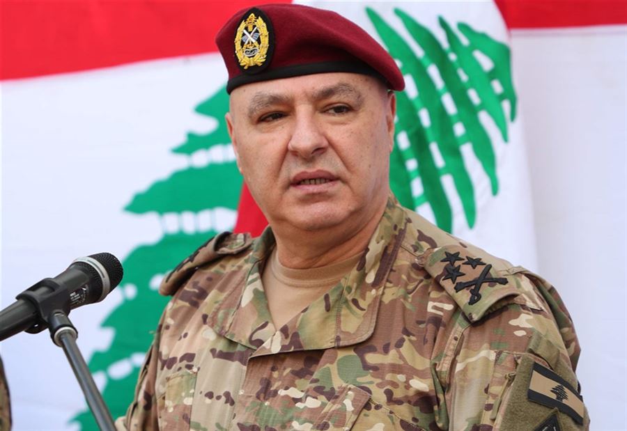 قائد الجيش إلى قطر