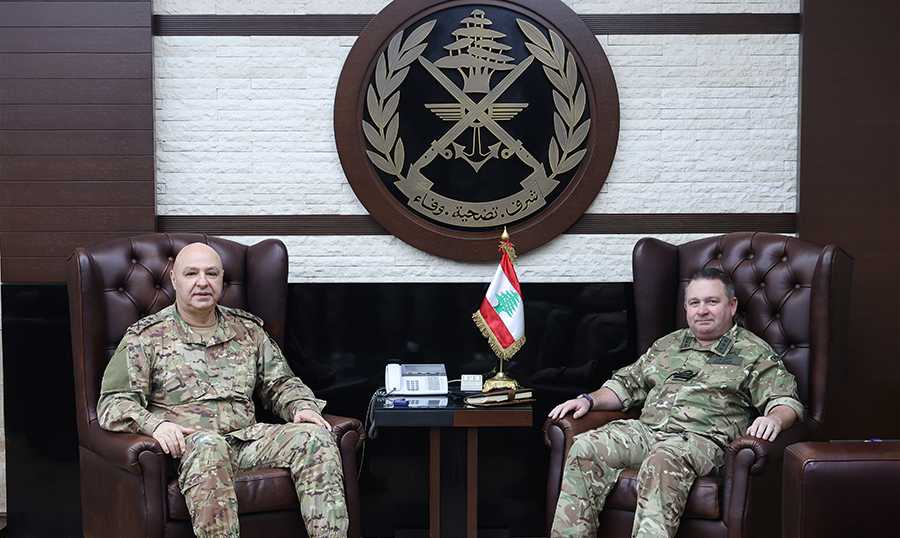 قائد الجيش يستقبل وزير الاقتصاد وكبير مستشاري وزارة الدفاع البريطانية