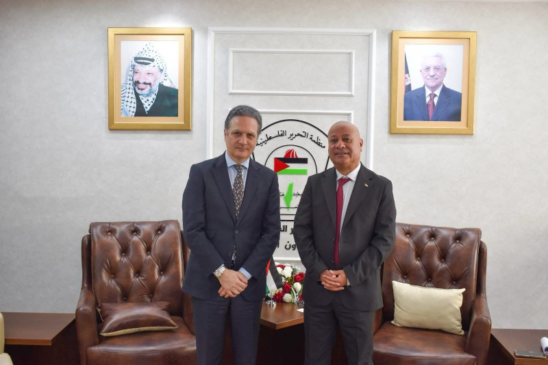 د. أبو هولي يلتقي السفير الاسباني لدى فلسطين ويبحث معه أوضاع المخيمات وأزمة "الاونروا" المالية