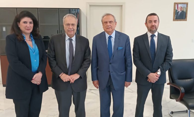حبيب يطلع متري على مشاريع مصرف الإسكان