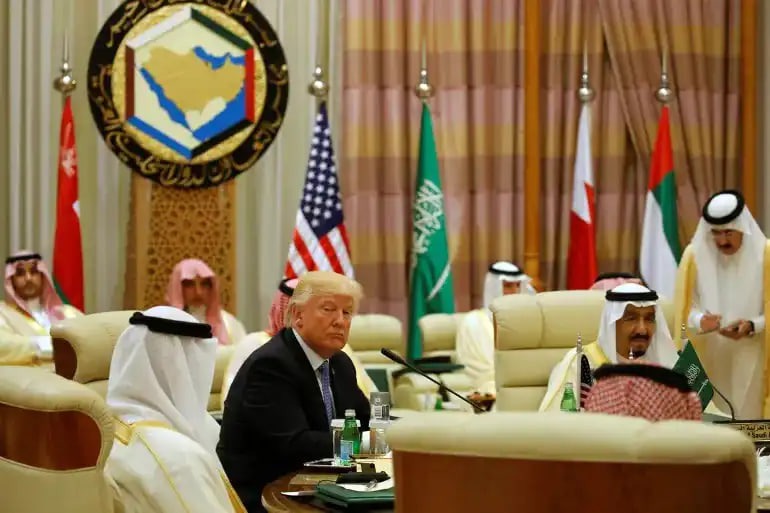 جولة ترامب الخليجية: المصالح أولاً ..لا الإيديولوجيات!