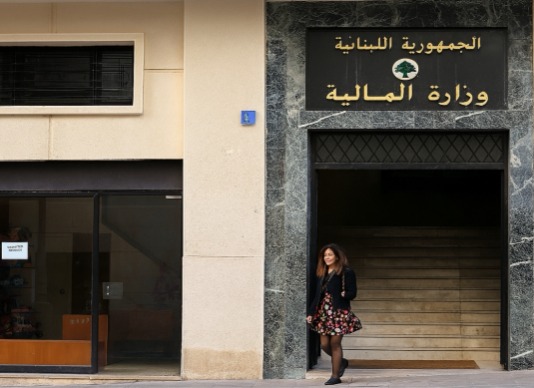 "المالية" تنفّذ قرار شورى الدولة بوقف الرسم الإضافي على البنزين والديزل