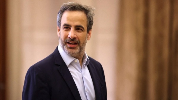 مجاملات بين باراك والنائب معوّض... مستقبل السلام في متناول اليد؟!