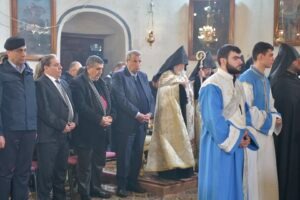 ممثلاً عن الرئيس عباس.. د. خوري يشارك في قداس عيد الميلاد والغطاس بحسب تقويم الكنيسة الأرمنية