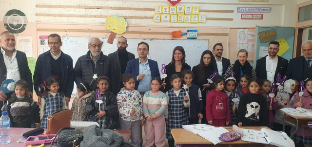 لجنة الشؤون الخارجية والمغتربين النيابية اللبنانية تزور مخيم عين الحلوة