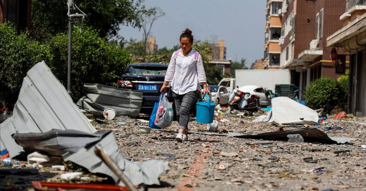 بالفيديو - إعصارٌ مدمر يضرب الصين... وتضرر أكثر من 140 بناية!