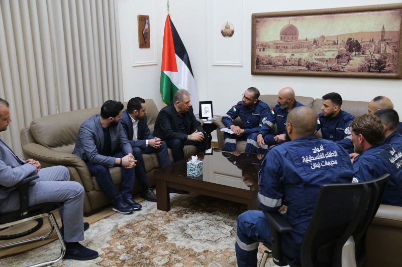 السفير دبور يستقبل قادة أفواج الإطفاء الفلسطيني في لبنان