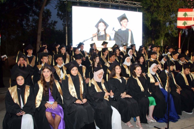 "مدرسة الحاج بهاء الدين الحريري" تُخرّج الدفعة الـ21 من طلابها وتُطلق القسم الثانوي