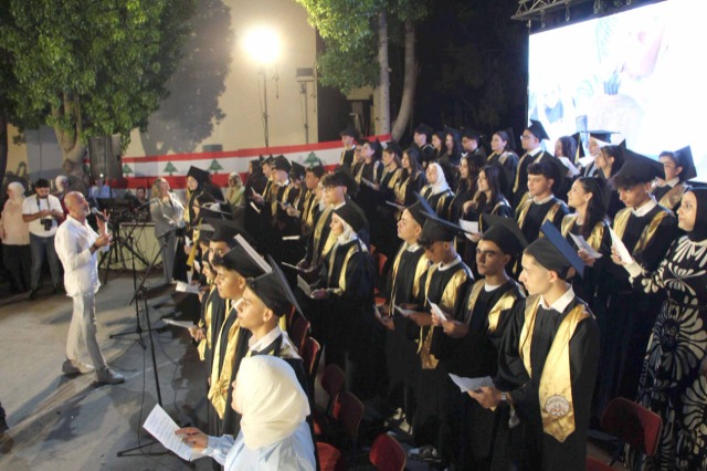 "مدرسة الحاج بهاء الدين الحريري" تُخرّج الدفعة الـ21 من طلابها وتُطلق القسم الثانوي