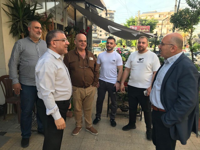 نادر عزام يجول في منطقة ساحة القدس ويلتقي لجنتها والتجار ومخاتير المدينة والشيخ ماهر حمود