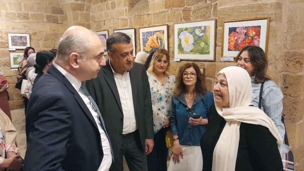 برعاية بهية الحريري وحضور رئيس الجامعة اللبنانية وعميد كلية الفنون افتتاح معرض " ورود مضيئة " للفنانة رأفت الشريف في خان الإفرنج