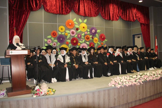 بهية الحريري في حفل تخرّج طلاب "العمانية الرسمية": نتمسّك بالتعليم ركيزةً لوطن قوي ومجتمع عادل