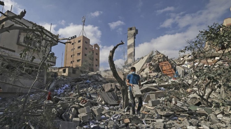 قناة عبرية: تل أبيب تتراجع.. بدء إعمار غزة مقابل "معلومات" عن الجنود الأسرى