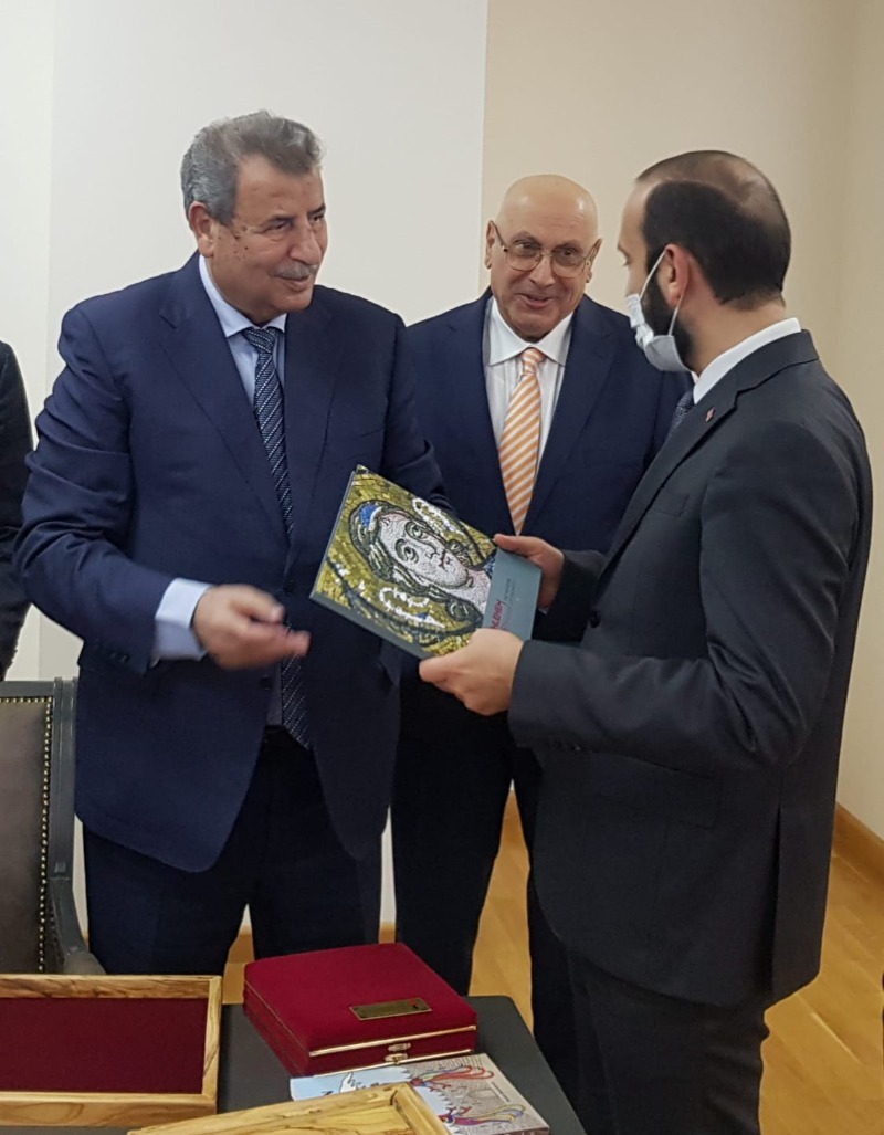 الوزير خوري يلتقي وزير خارجية ارمينيا ارارات ميرزويان