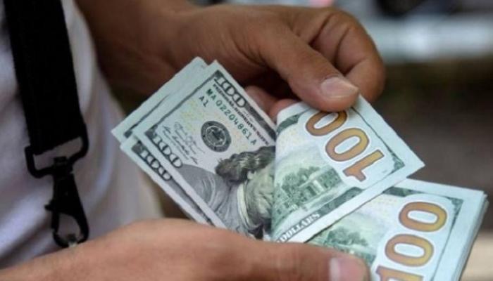 افتتاحية مرتفعة لسعر صرف الدولار في السوق السوداء