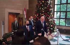 بالفيديو: بعد لقائه الرئيس بري.. الرئيس ميقاتي غاضبا "نحن غير معنيين"!