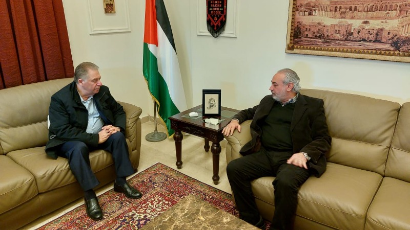 السفير دبور أعطى توجيهاته لقائد القوة المشتركة الفلسطينية للعمل الدؤوب للحفاظ على أمن المخيم والجوار