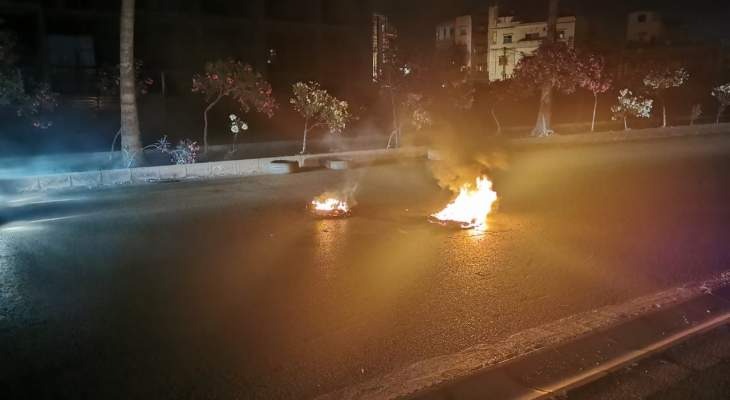 أهالي كفرملكي الزهراني قطعوا الطريق احتجاجا على انقطاع التيار