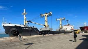 سفينة تركية في مرفأ طرابلس تحمل 500 طن من المساعدات الغذائية الى الأجهزة الأمنية التابعة للداخلية