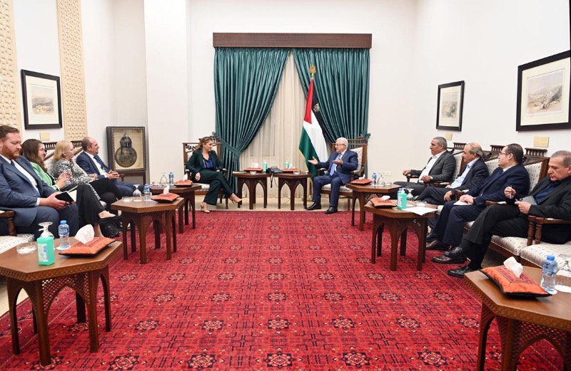 الرئيس عباس يستقبل مبعوثي الإدارة الأميركية