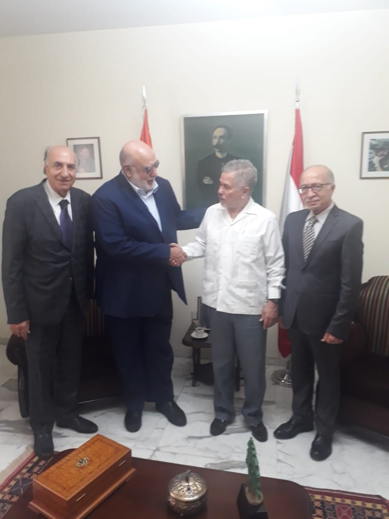 السفير الكوبي يستقبل العميد حمدان...