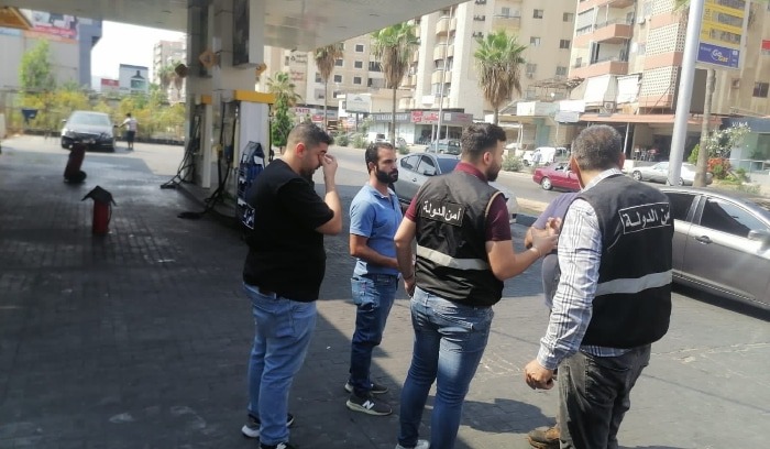 دورية لامن الدولة في صيدا تجبر بعض المحطات على فتح ابوابها..