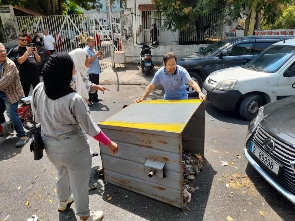 عودة الحرارة للإتصالات والإنترنت جنوباً وغاضبون قطعوا الطريق امام سنترال صيدا!
