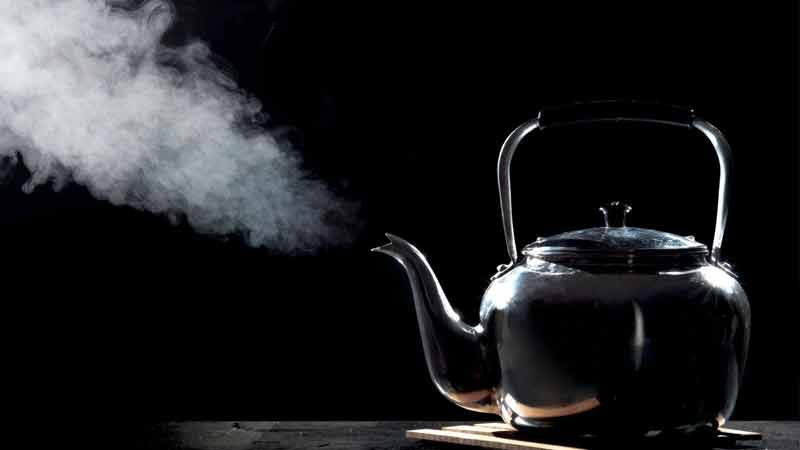 هل تكرار غلي الماء يُضر بالصحة؟