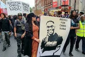 احتجاجات في لندن بعد مقتل مغني الراب كريس كابا برصاص الشرطة