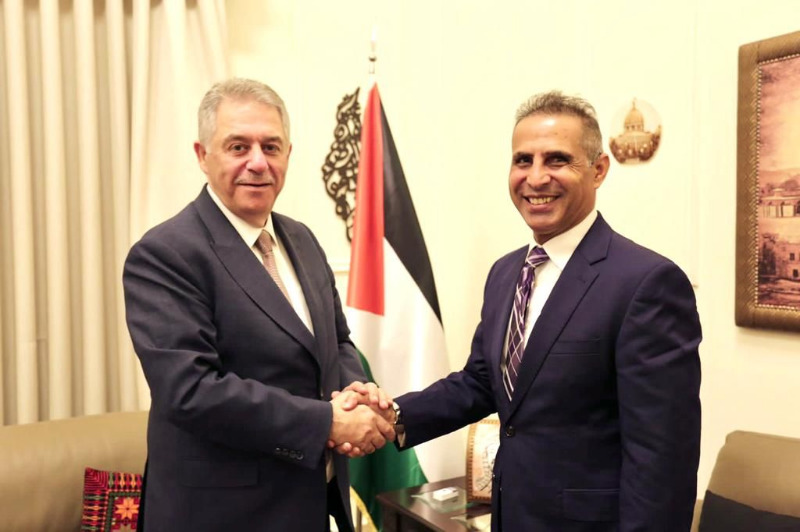 السفير دبور يستقبل السفير العماني في لبنان