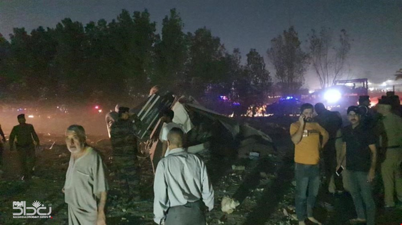 بالصور.. 9 شهداء اثر وقوع انفجار في حي البنوك شرق بغداد