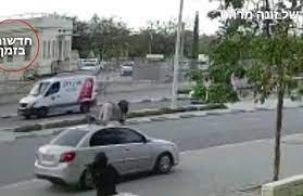 بالفيديو: إصابة جندي إسرائيلي بعملية دهس في بئر السبع المحتلة