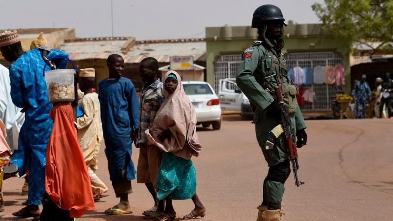 مسلّحون يقتلون 12 شخصاً ويخطفون آخرين من أحد المساجد في نيجيريا