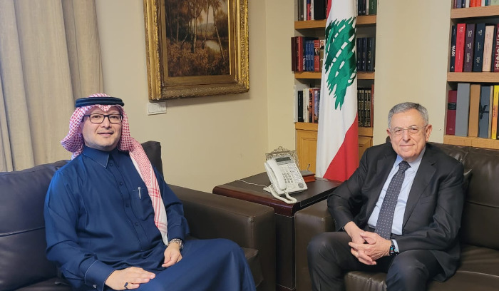 السنيورة عرض والسفير السعودي الاوضاع والعلاقات الثنائية