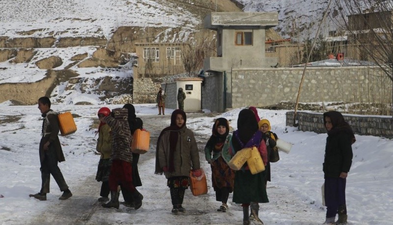 موجة برد في أفغانستان تتسبّب بوفاة 166 شخصاً!