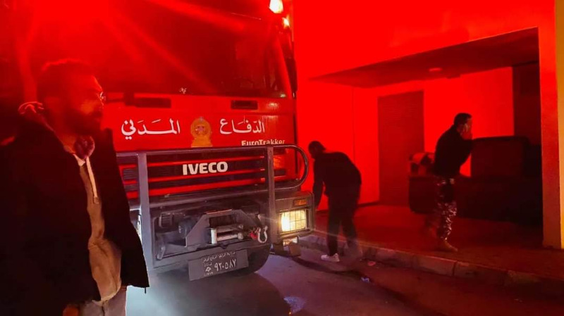 بعد حادثة الكاميرا.. أهالي العاقبية يضرمون النار بسيارة صاحب المعرض!
