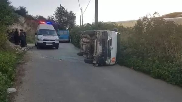 جريحان بانقلاب "ڤان" على طريق الخرايب - المطرية