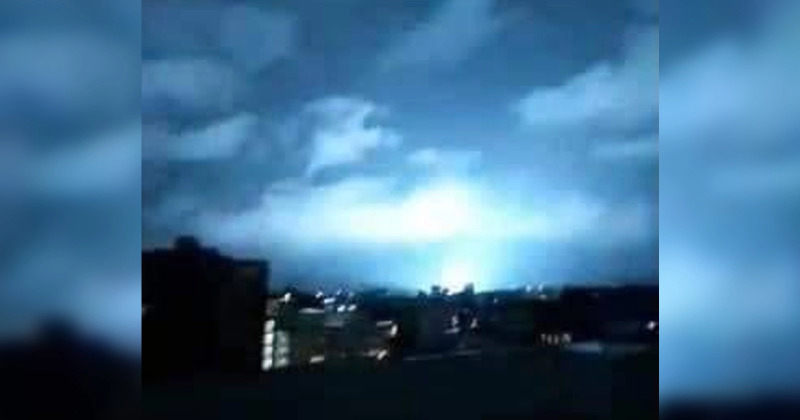 بالفيديو.. "أضواء زرقاء ساطعة" في سماء سوريا وتركيا تزامنًا مع الزلزال الجديد.. هل يوجد تفسير علمي لظهورها؟