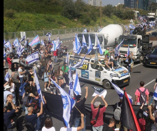 رئيس الشاباك السابق: "إسرائيل قد تنتهي بحرب أهلية خلال أسابيع