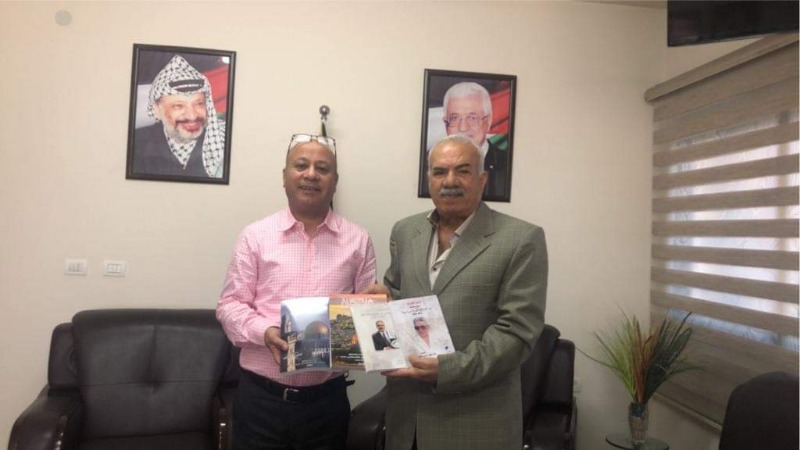 د. أبو هولي يستقبل في مكتبه مدير "مؤسسة ياسر عرفات" في مصر اللواء عرابي كلوب