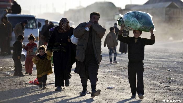 "نفضل الموت على العودة"... لاجئون سوريون يعيشون في رعب خشية ترحيلهم من لبنان