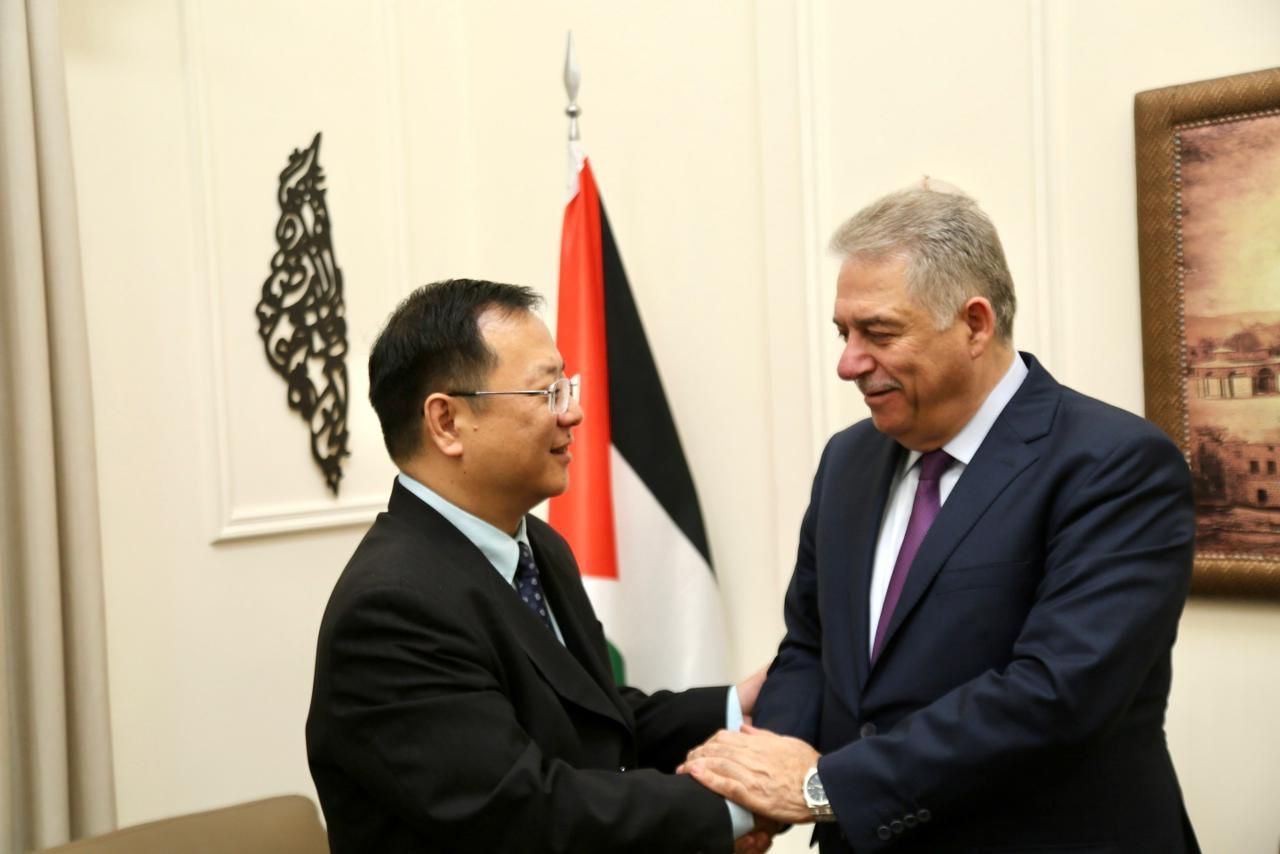 السفير دبور يلتقي السفير الصيني في لبنان