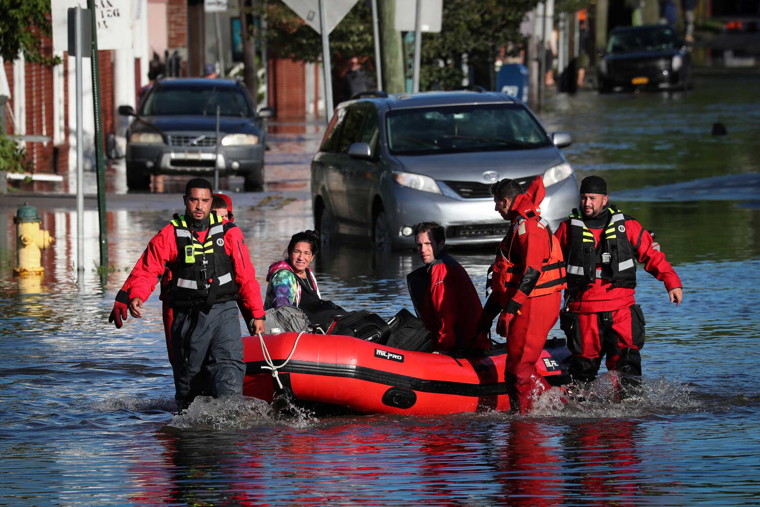 فيضانات تغمر ولاية نيويورك والسلطات الأميركية تعلن حالة طوارئ