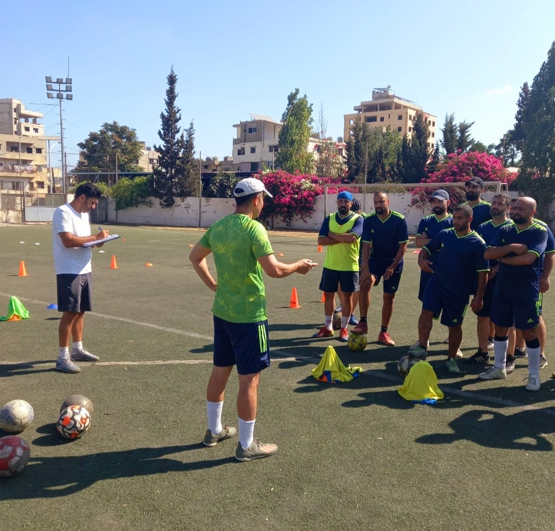 الاتحاد الفلسطيني لكرة القدم فرع الشتات يختتم دورة تدريب المدربين المستوى D التي أطلقها البقاعي في مخيم البداوي