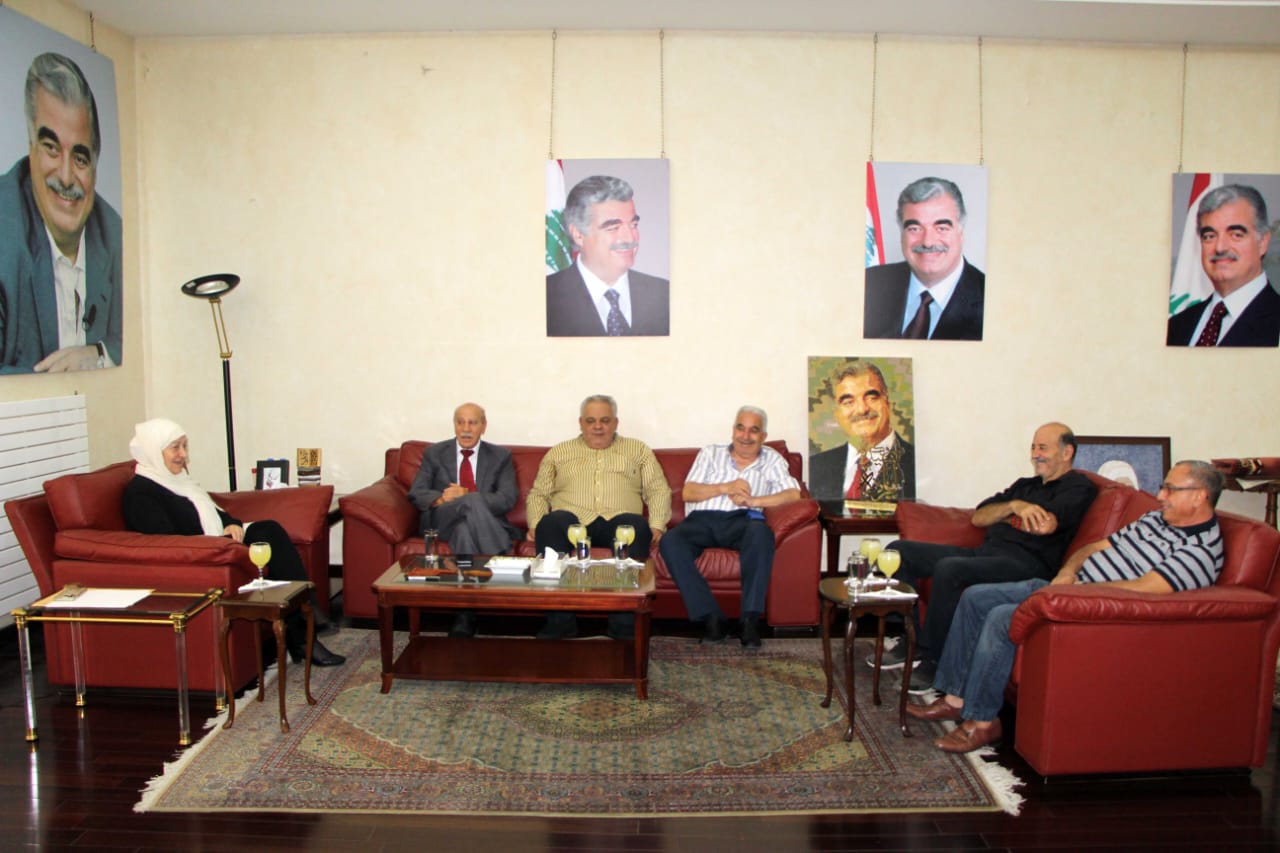 الجبهة الديمقراطية تعرض مع بهية الحريري أوضاع مخيم عين الحلوة